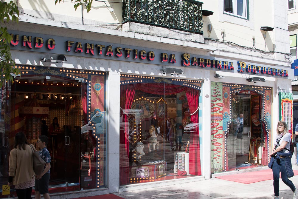 Illustration of our post "Customer experience: This Lisbon store uses a magical recipe to make you buy"