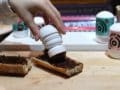 Illustratie van onze post "Choco roll: een stick om choco op uw boterham te smeren"
