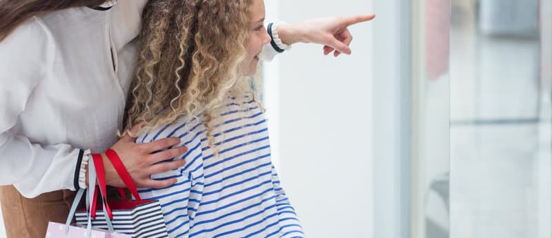 Interactive showcases: the innovative tool that retailers have always dreamed of?